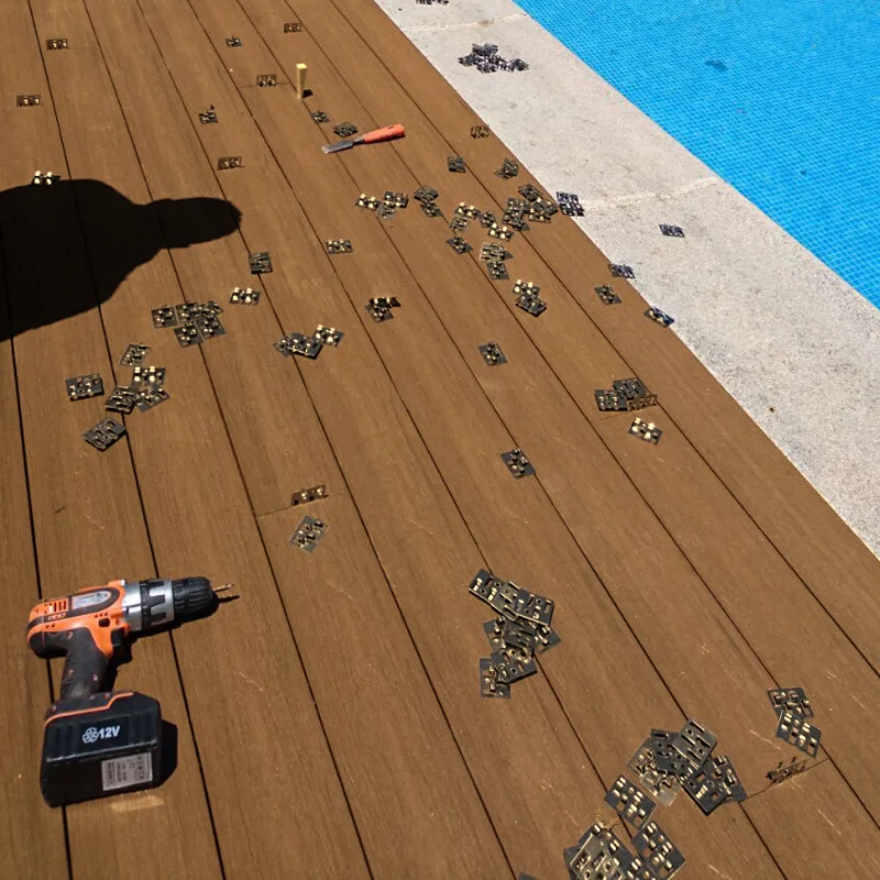 Tarima exterior Tecnológica Nuez/Madera Roja