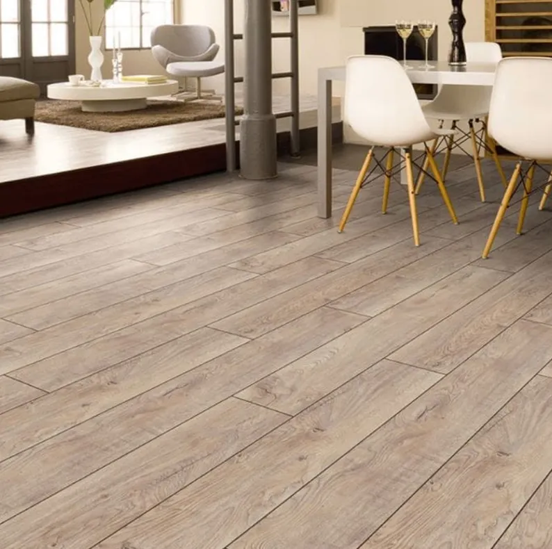 Tarimas Laminada Roble Baco AC5 12mm