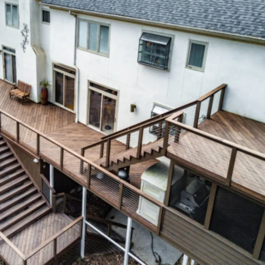 Tarima exterior Maciza exterior Bambu Cafe