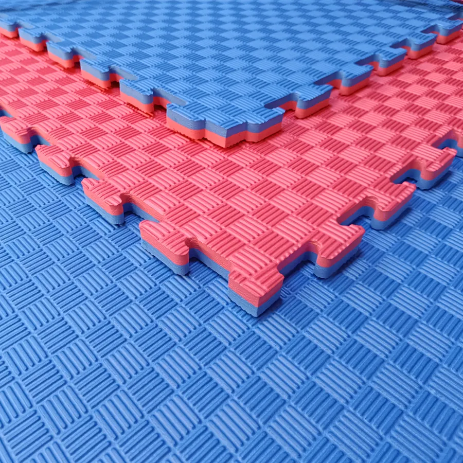 TATAMI PUZZLE Rojo y Azul 1x1m | 50mm | Artes Marciales | Competición | Alto Rendimiento | Acabado Checker TATAMI PUZZLE Rojo y Azul 1x1m | 50mm | Artes Marciales | Competición | Alto Rendimiento | Acabado Checker
