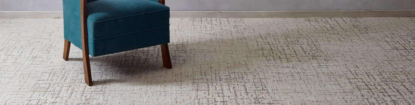 Moqueta para hogar / Uso domiciliario / Uso Comercial con formato lineas 5,95 €m² En Moquetas ✅ Precios Nº1 ✅ Losetas Oficinas 7,95€m2/Stock.✅ En Rollo Continuas. Feriales Pasilleros, Escaleras,Proyectos A Medida ✅ Colocamos Toda España.