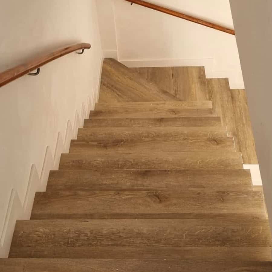 Tarimas flotantes con sistema de clic para una instalación fácil. Tarimas flotantes con sistema de clic para una instalación fácil.